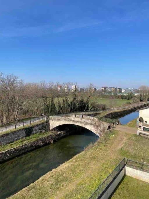 Appartamento Vicino Forum Assago & Humanitas ロッツァーノ エクステリア 写真